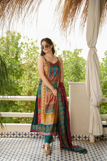 XOOMLADY PRESENT HEAVY FANCY PAIR WITH DUPATTA