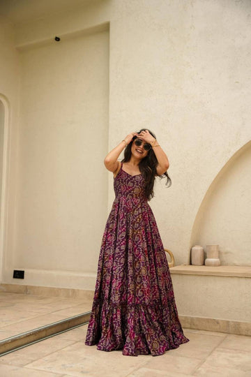 XOOMLADY Introducing our stunning  bandhani  maxi