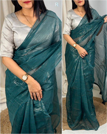 Xoomlady Present solid color saree with  zari lining in full saree