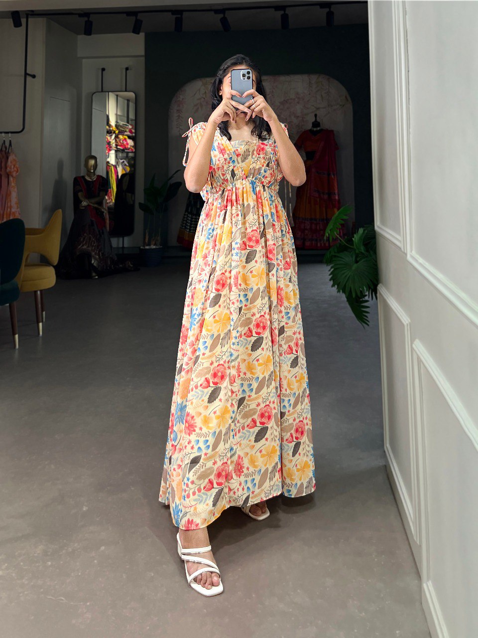 XOOMLADY Elegant and Stylish Georgette Gown